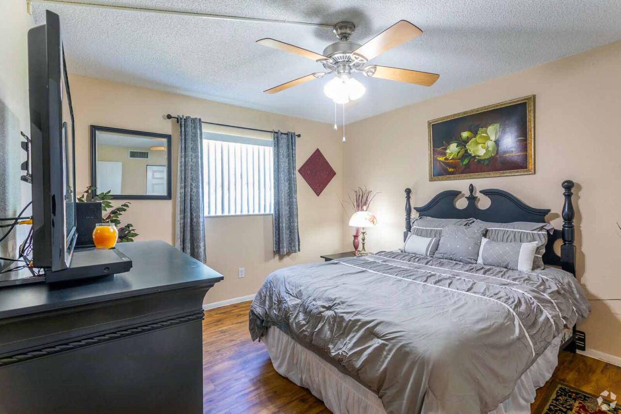 Country View Garden Homes in Ft. Myers FL - Affordable Apartments Near